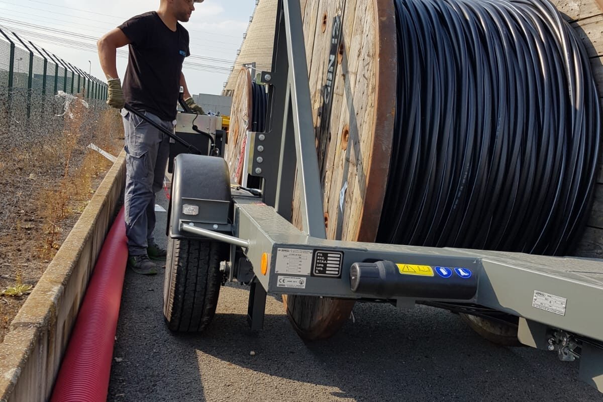 Equipement pose cable